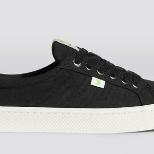 Cariuma Black Canvas OCA Low